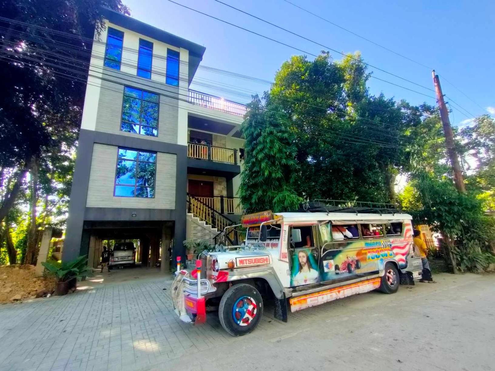 Gbu Loboc River Guesthouse Exterior photo